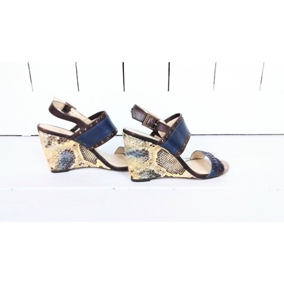 VC Signature open toe leather wedge sandals studded leather reptile snake print - Picture 3 of 6